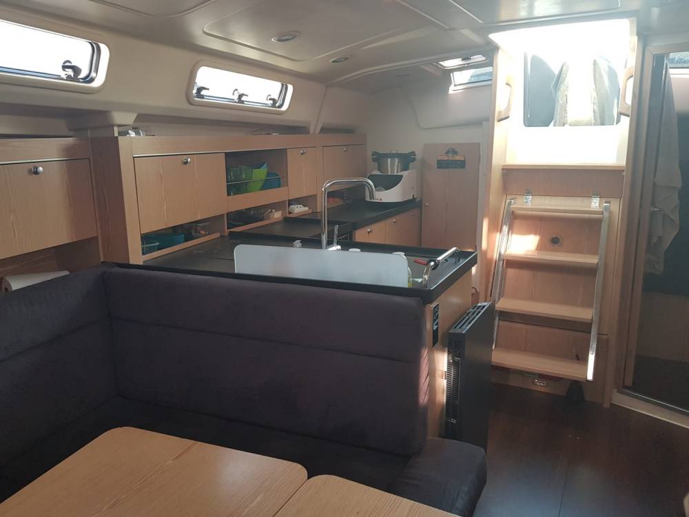 Hanse 385